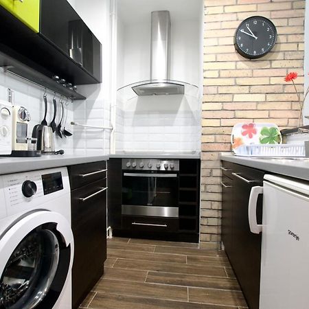 Standard Apartment By Hi5 - Center Of City Center Budapest Bagian luar foto