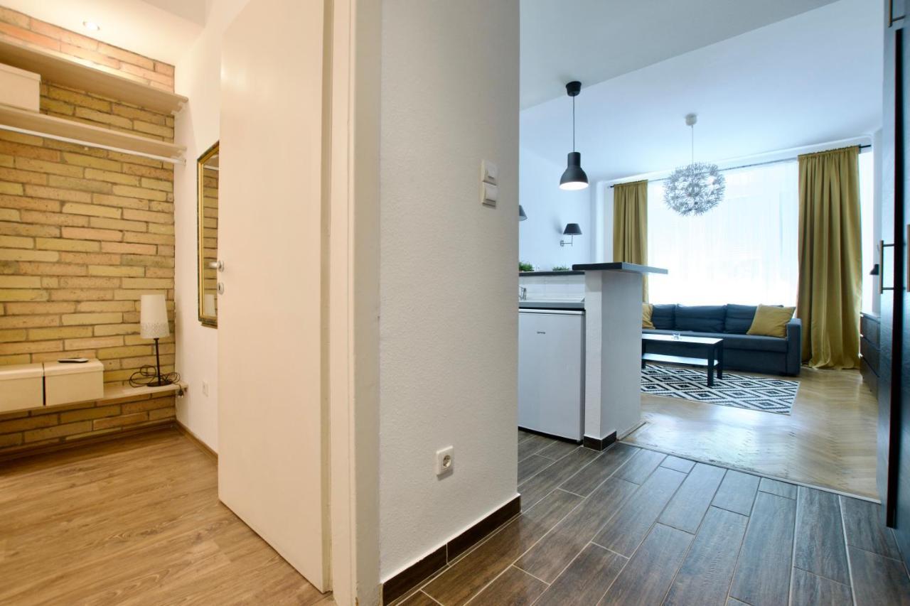 Standard Apartment By Hi5 - Center Of City Center Budapest Bagian luar foto